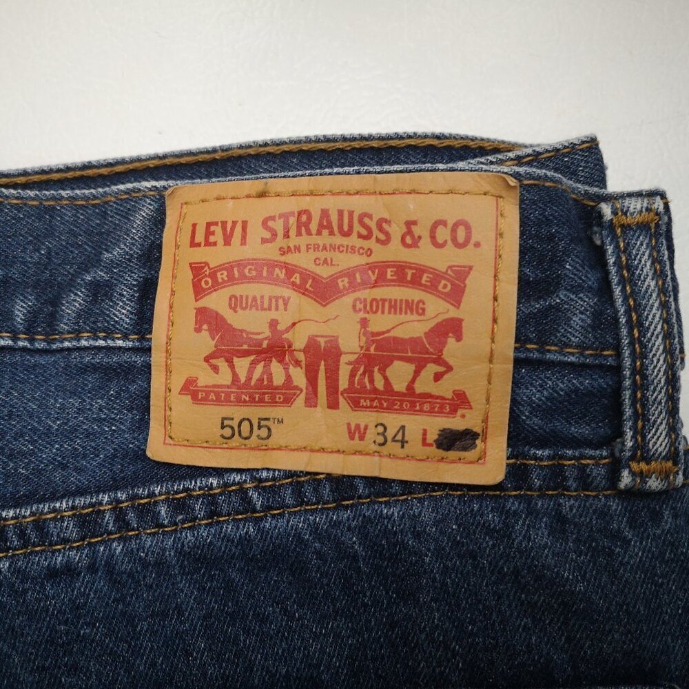 Levi's 505 Men's Straight Leg Size 34 Waist Medium Wash Blue Jeans